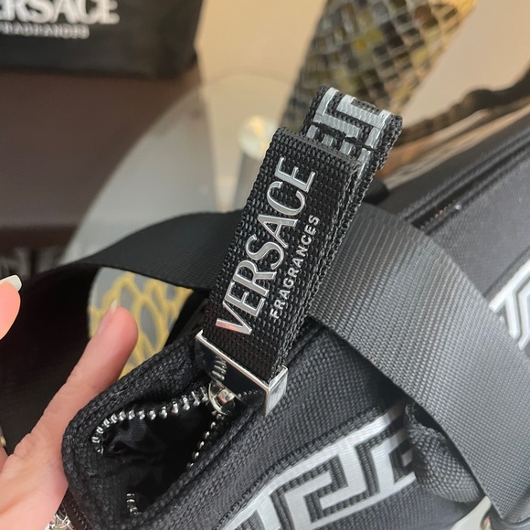 Versace - Picture 7 of 15